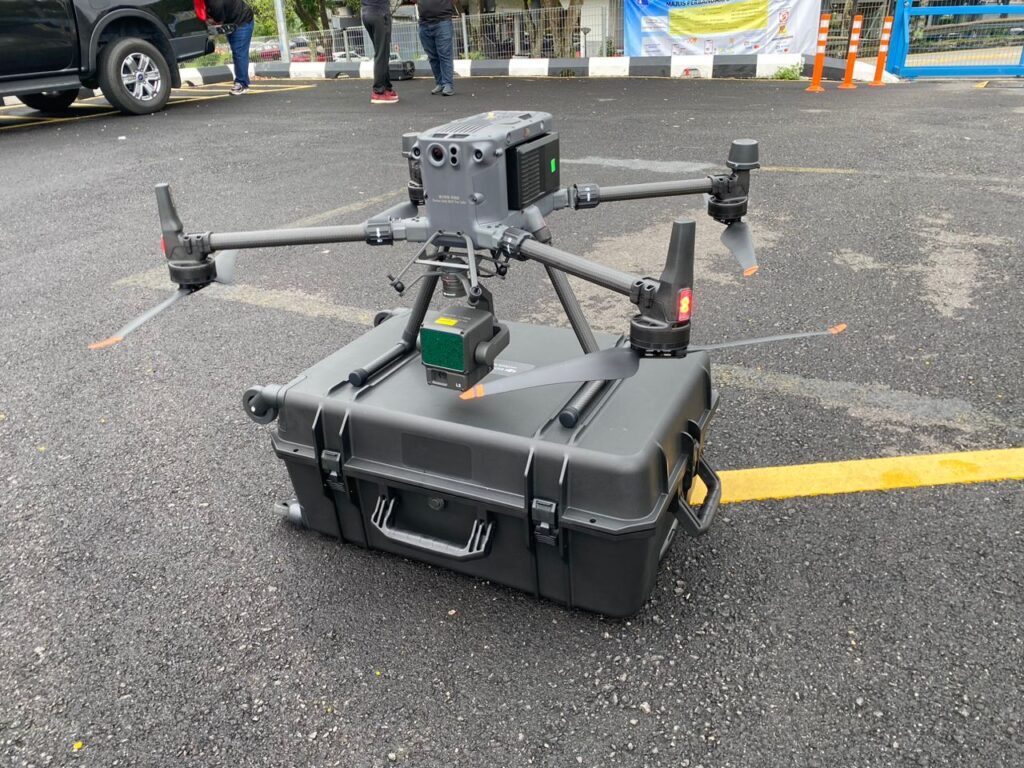 PHOTO B (DRONE UAV LiDAR)