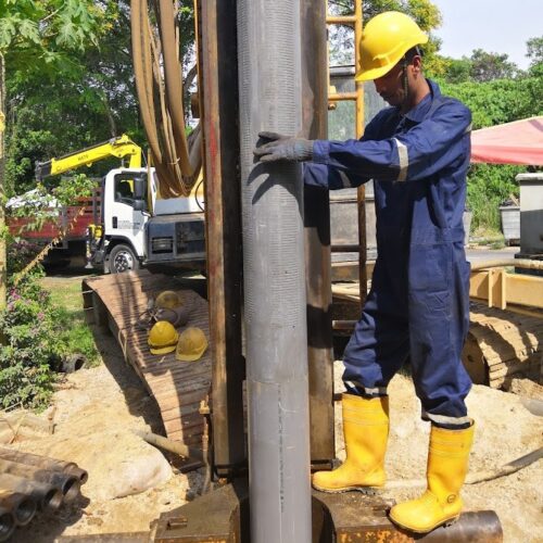 PHOTO C Installing Groundwater Horizontal Well (HCW) cropped